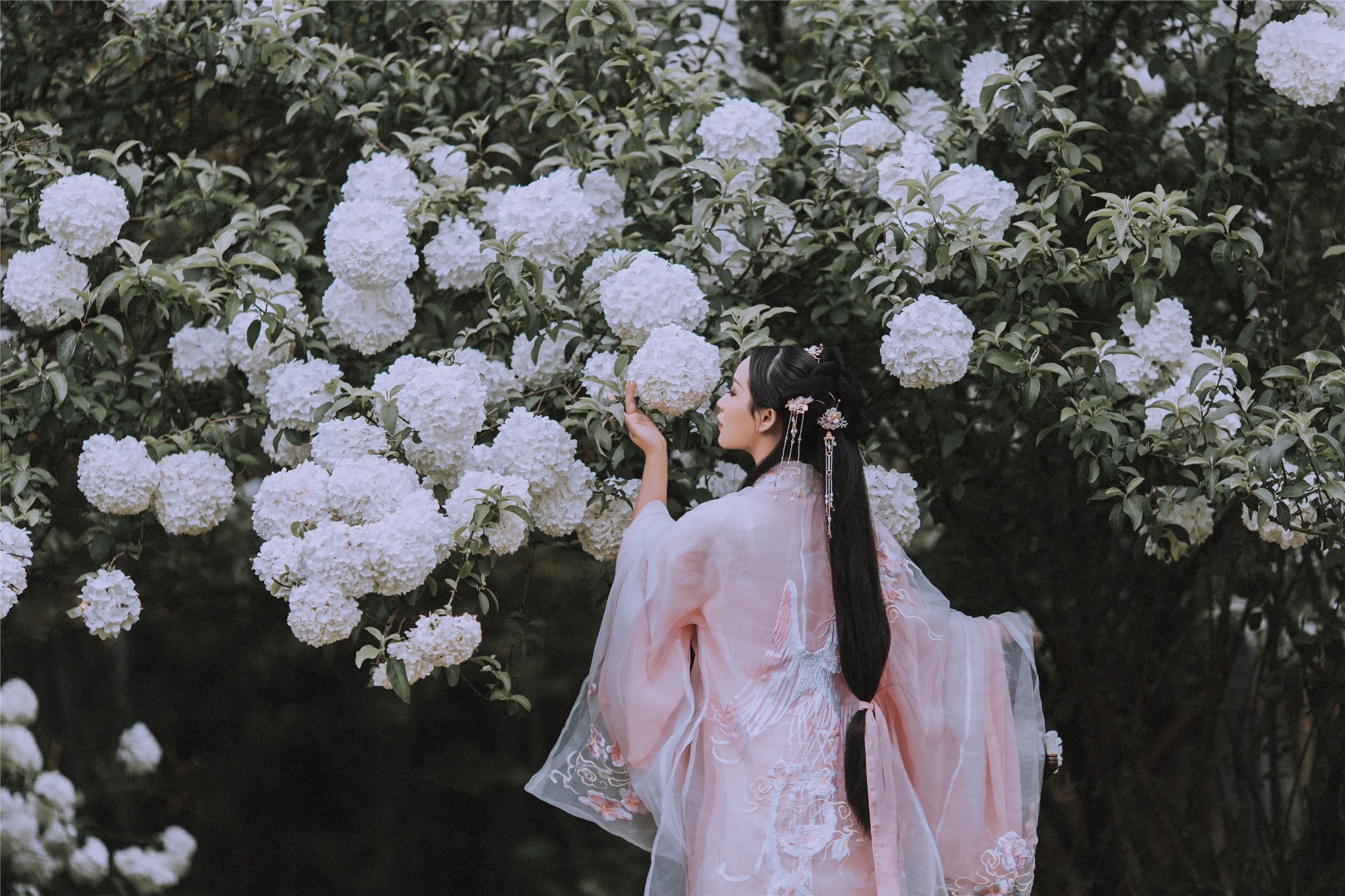 YITUYU艺图语 2021.09.02 满袖春 Seven